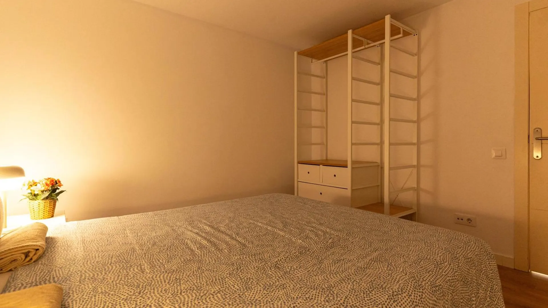 Lindo Apartamento Montjuic 바르셀로나 0*,  스페인